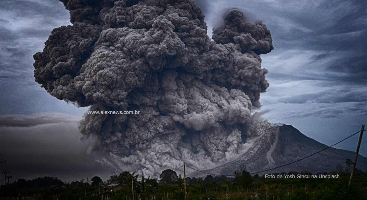 O mapa dos 1.214 vulcões ativos do mundo — e a cada momento, entre 40 e 50 deles estão em erupção