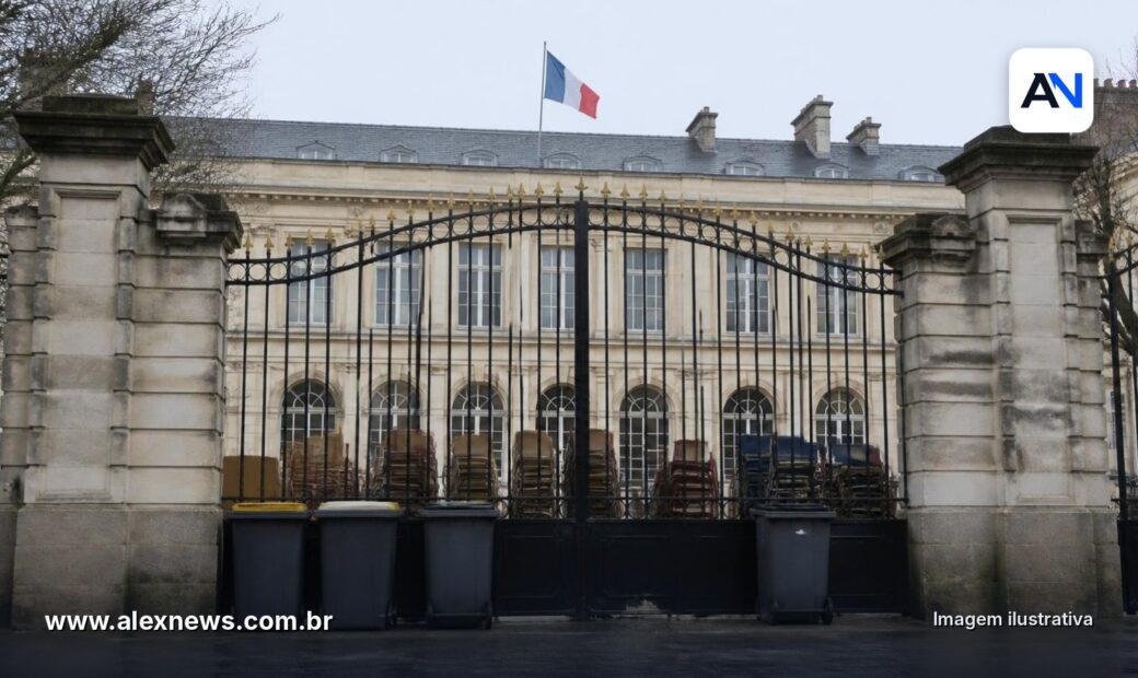 Alex News — Protesto de estudantes fecha centenas de escolas na França — Mundo